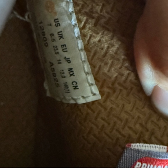 Timberland Tan and Brown Boots with Chunky Sole size 7 - Picture 9 of 9